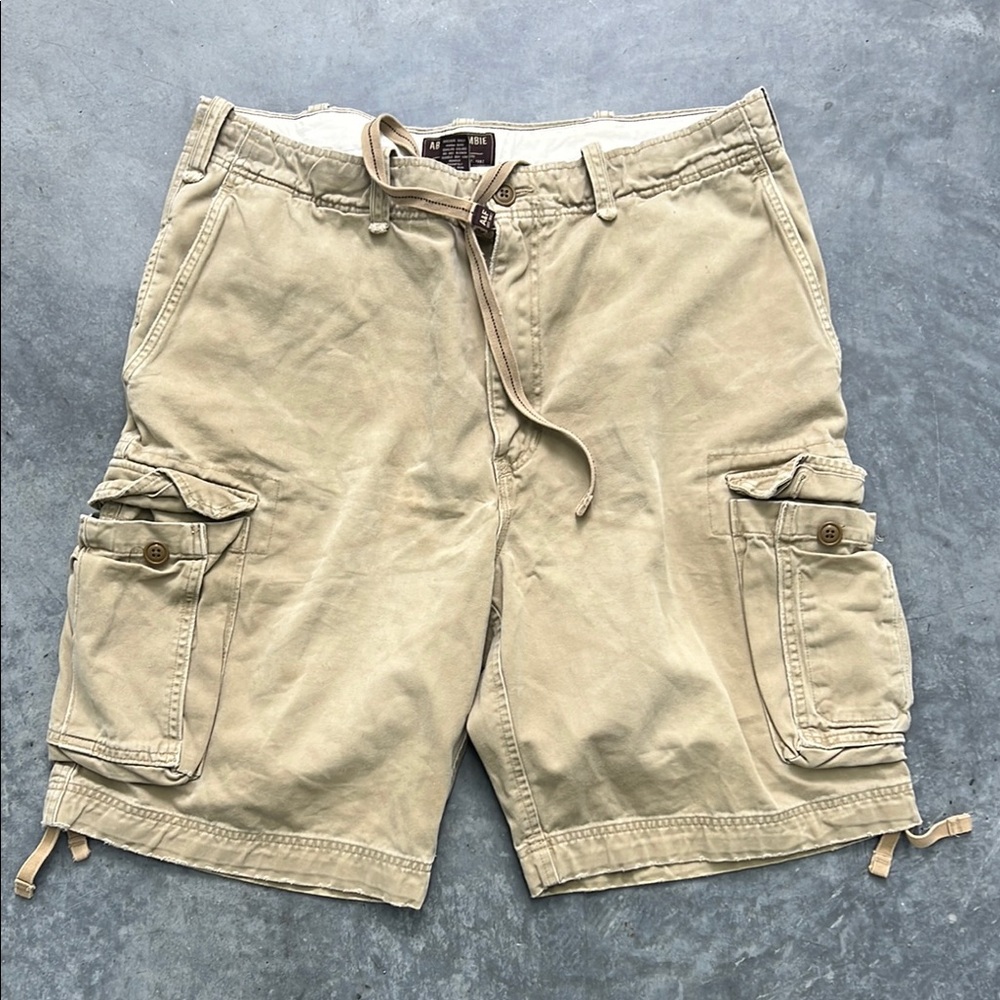 Abercrombie men Tan Cargo Shorts